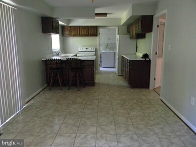 12603 Kernwood Ln, Bowie, MD 20715 - photo 3