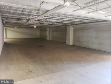 6024 Madison Overlook Ct, Falls Church, VA 22041 - photo 4