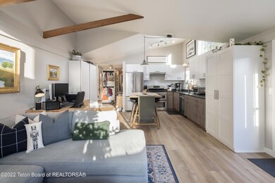 Living to Kitchen