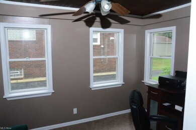 BONUS ROOM / SUNROOM