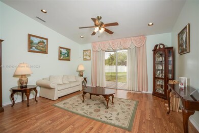 7251 SW 39th Ct, Davie, FL 33314 - photo 6