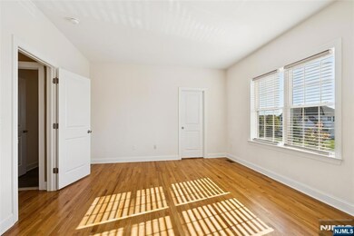 16 Jacob Way, Phillipsburg, NJ 08865 - photo 4