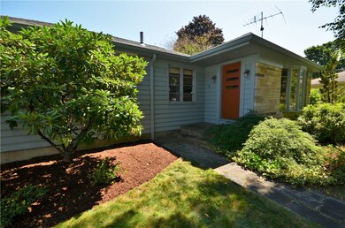 8 April Ct, Providence, RI 02908 - photo 3