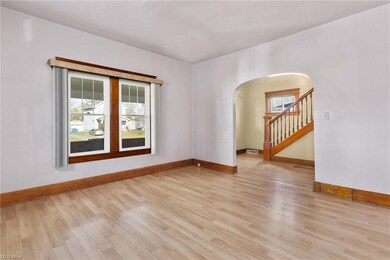 Large Living Room with Laminate Floors.