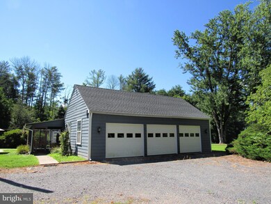 725 Bergeys Mill Rd, Schwenksville, PA 19473 - photo 7