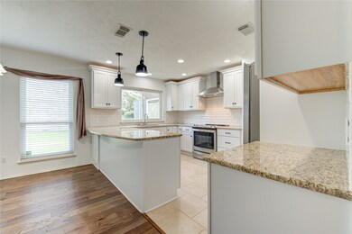 11922 River Meadow Ln, Stafford, TX 77477 - photo 5