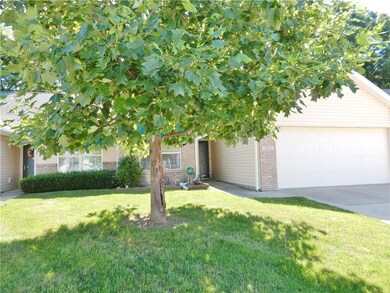 1027 Ebony Cir, Franklin, IN 46131 - photo 2