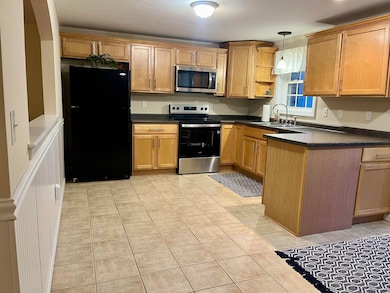 16 Cat Tail Cir, New Ipswich, NH 03071 - photo 2