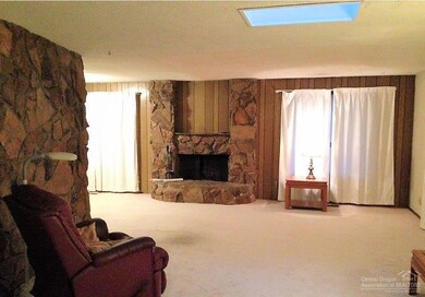 20366 Klahani Dr, Bend, OR 97702 - photo 2