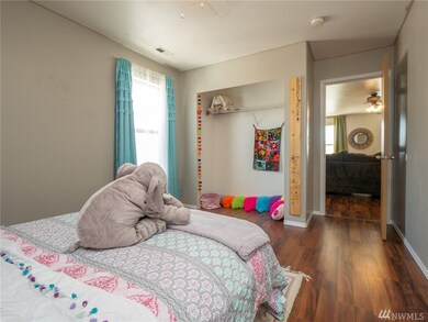 203 Silvernail St NE, Orting, WA 98360 - photo 5