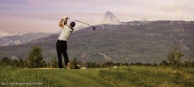 Nathan Golfing cropped