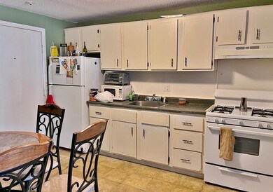 272 E Haverhill St unit B5-12, Lawrence, MA 01841 - photo 6