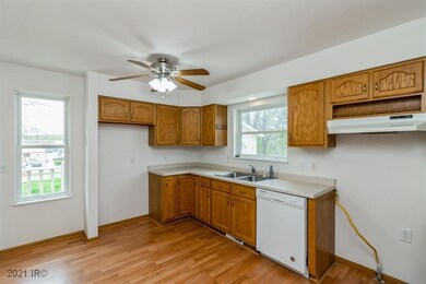 3239 E Clinton Ave, Des Moines, IA 50317 - photo 3