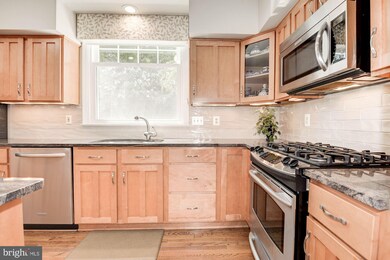 12705 Heatherford Place, Fairfax, VA 22030 - photo 6