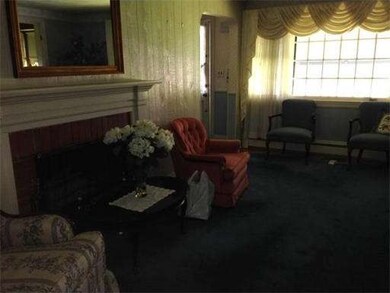 40 Sycamore St, Holyoke, MA 01040 - photo 4