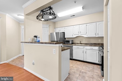 308 Gatehouse Ln unit 308D, Odenton, MD 21113 - photo 3