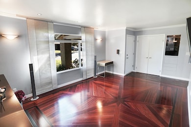 06-Living Room to Foyer