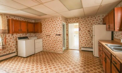 9 Myrtle St, Biddeford, ME 04005 - photo 4