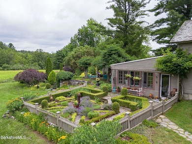 18 Goodrich St, Stockbridge, MA 01262 - photo 4