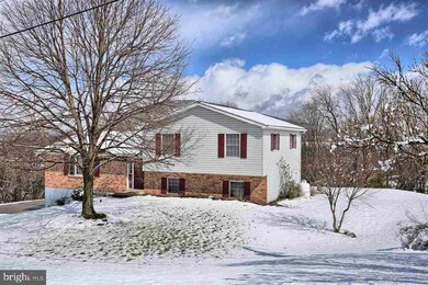 742 Campbell Dr, Newport, PA 17074 - photo 2