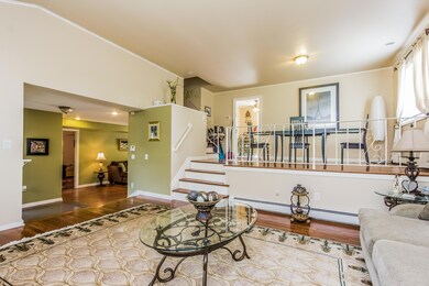 010-Living_Room-1801366-large