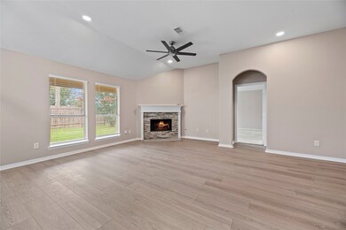 5215 Bailey Ln, Alvin, TX 77511 - photo 5