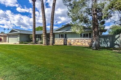 332 E Geneva Dr-3