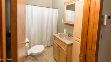 Toni 1820 6th Ave N-8588