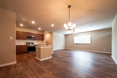 9897 Grosbeak Ln, the Woodlands, TX 77354 - photo 6