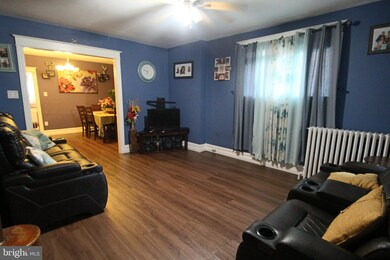 545 E Broad St, Souderton, PA 18964 - photo 4