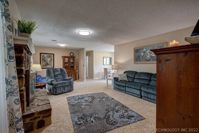 ENTRY TO LIVING ROOM. NEW CARPET, LED LIGHTING, WO