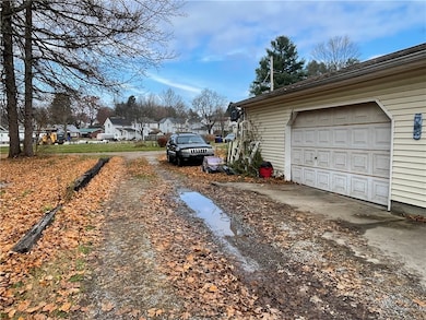 136 S Mercer St, Greenville, PA 16125 - photo 5