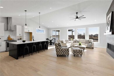 9638 Watermeadow Cir, Johnston, IA 50131 - photo 4