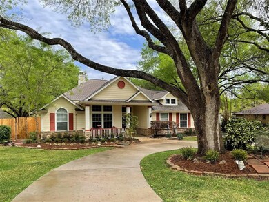 18818 Meadow Ln, Tomball, TX 77377 - photo 3