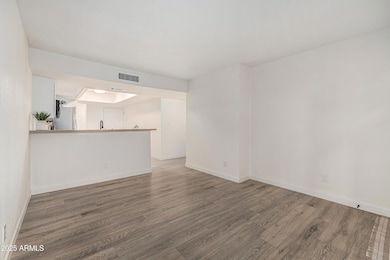 2437 E Tracy Ln unit 4, Phoenix, AZ 85032 - photo 5