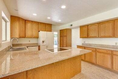 9th-Kitchen Alt View