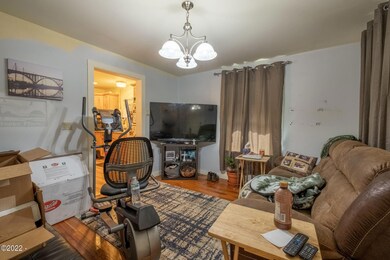 7-web-or-mls-1176NMainSt (7)