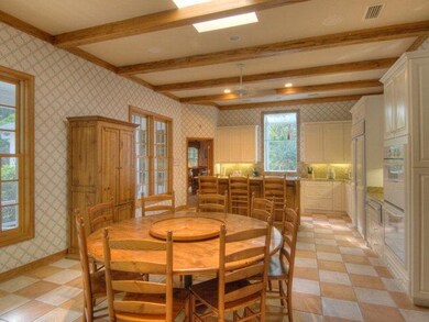 Kitchen Dining Area