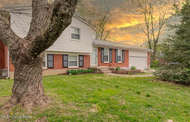 9301 Cloverwood Ln, Louisville, KY 40291 - photo 2