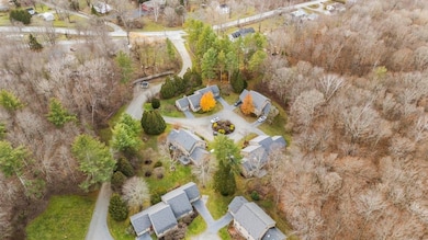 58 Granite Cir unit 1, Manchester Center, VT 05255 - photo 2