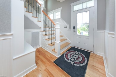 Foyer w/ built-in's