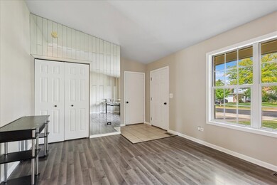 1306 Robin Dr, Carol Stream, IL 60188 - photo 6