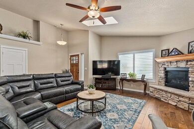 1014SWTroyCir-007