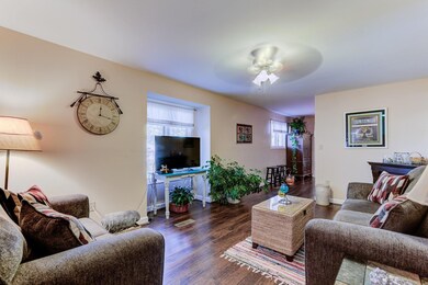 005-331134-14-126 Windward Dr SW-70-2_83