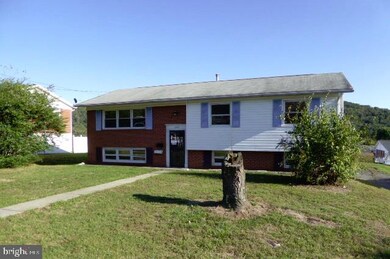 1435 Beacon St, Keyser, WV 26726 - photo 2