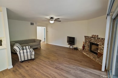 19380 Anzel Cir, Newhall, CA 91321 - photo 4
