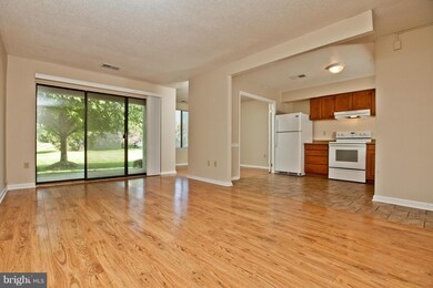 1020 Brinker Dr unit 102, Hagerstown, MD 21740 - photo 2