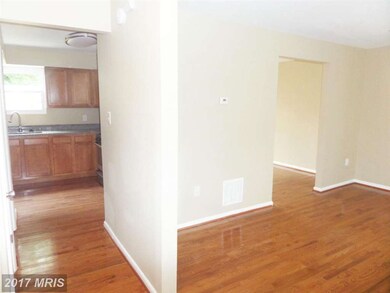 914 Portia Ct, Hyattsville, MD 20785 - photo 5