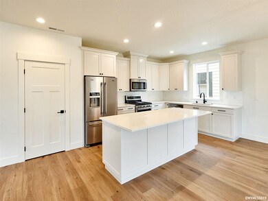 2569 N Lydia Loop, Hubbard, OR 97032 - photo 7