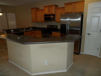KITCHEN ISLAND W/ BREAKFAST BAR
